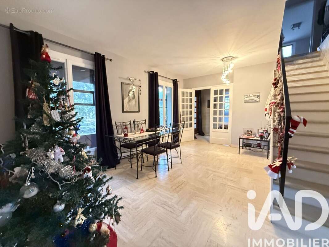 Photo 3 - Maison à CRECY-LA-CHAPELLE