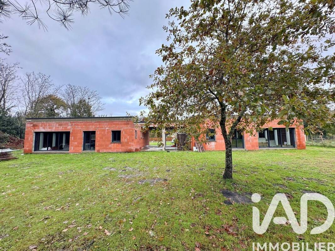 Photo 1 - Maison à VENDAYS-MONTALIVET