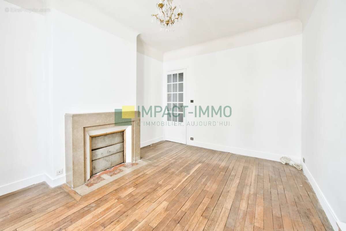 Appartement à COURBEVOIE