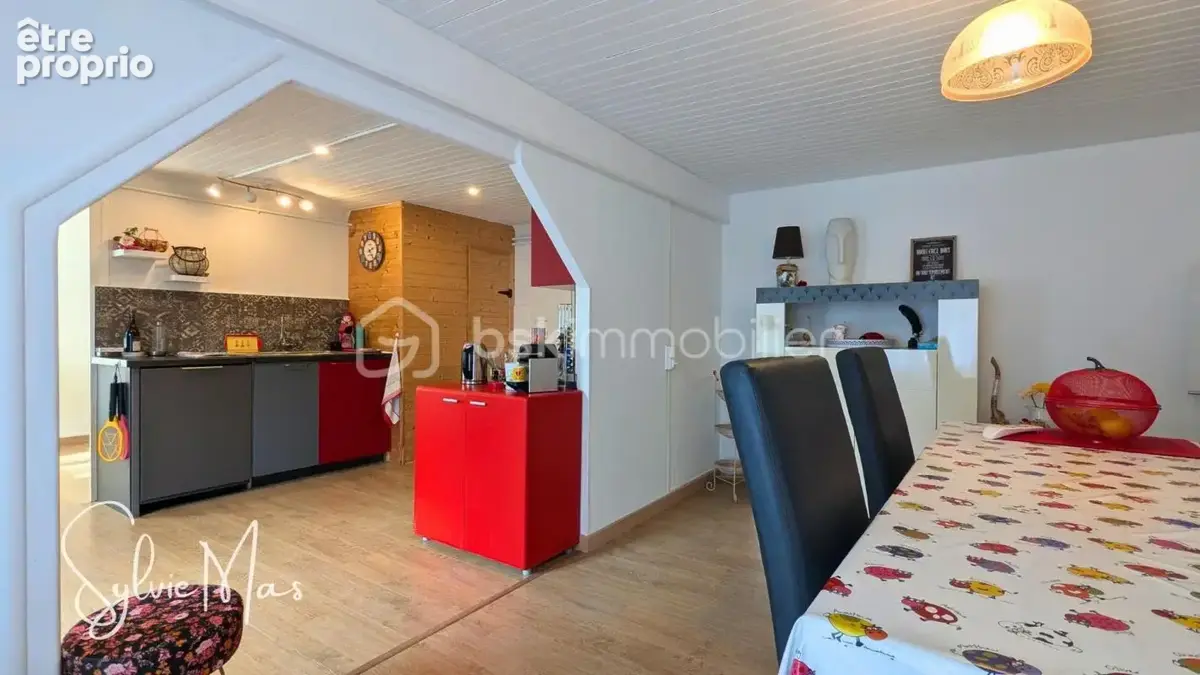 Maison de ville rénovée avec véranda et garage - photo 4