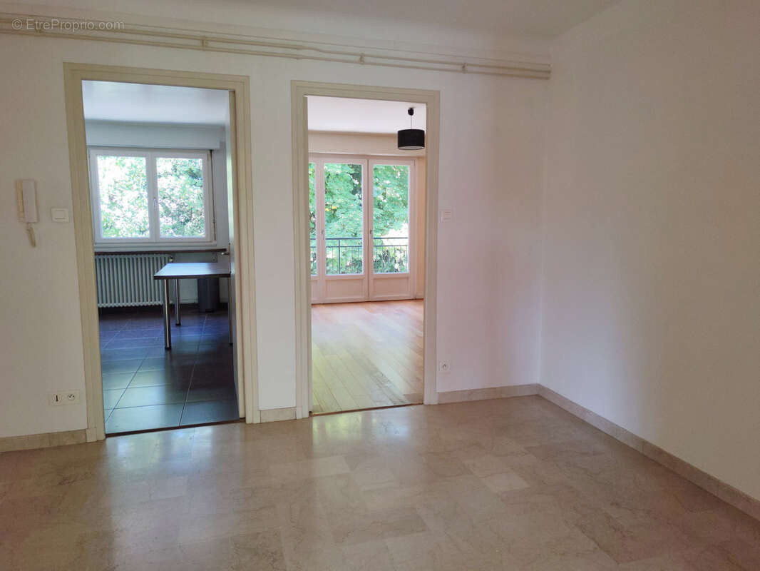 F4 lumineux & traversant, triple vitrage et garage - photo 8