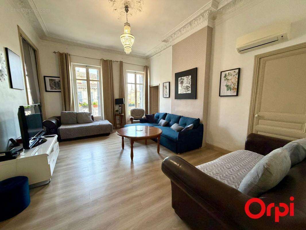 Appartement à MARSEILLE-1E