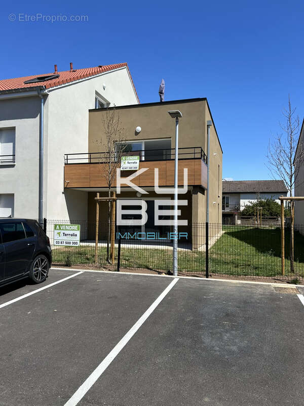 Appartement à NORROY-LE-VENEUR