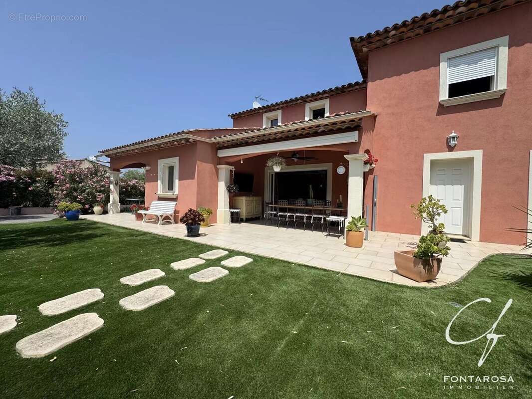 Maison à PUGET-SUR-ARGENS