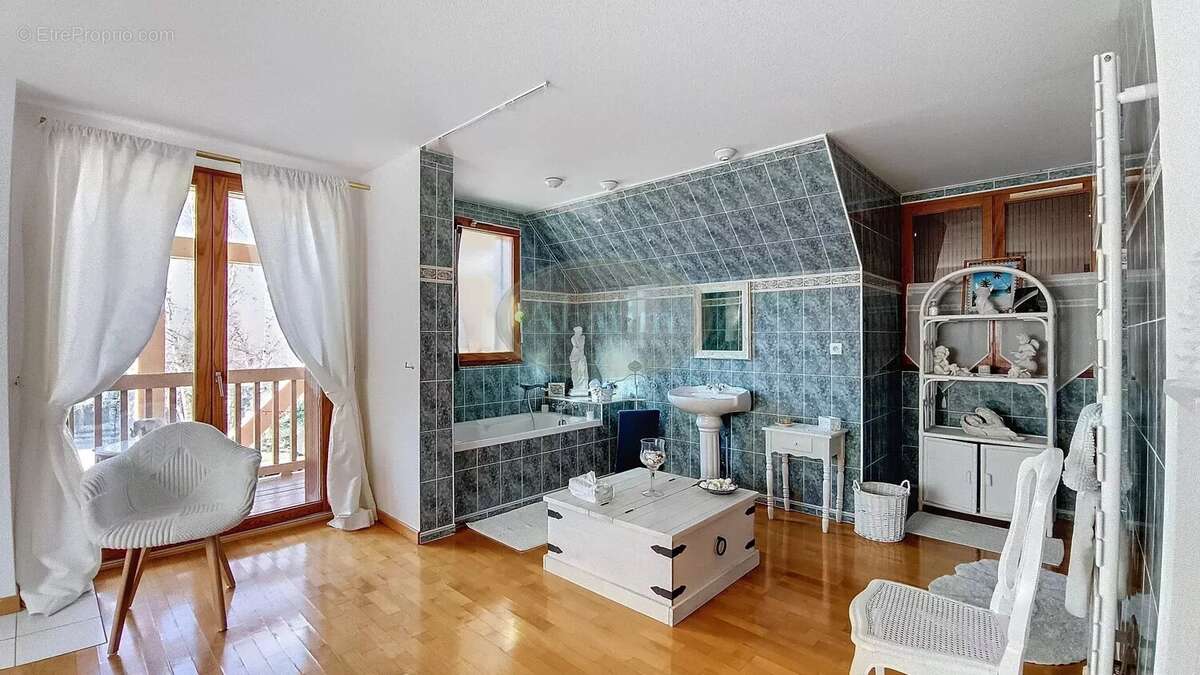 Maison à JUZET-DE-LUCHON