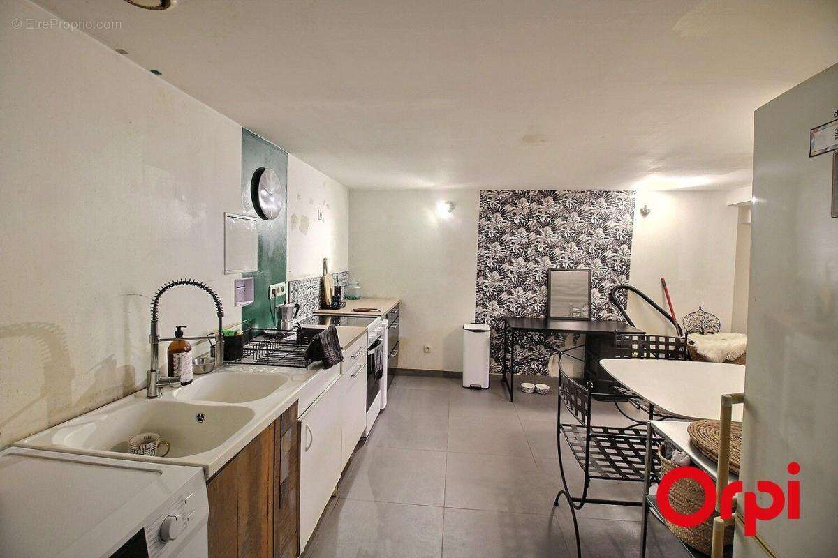 Appartement à MARSEILLE-6E