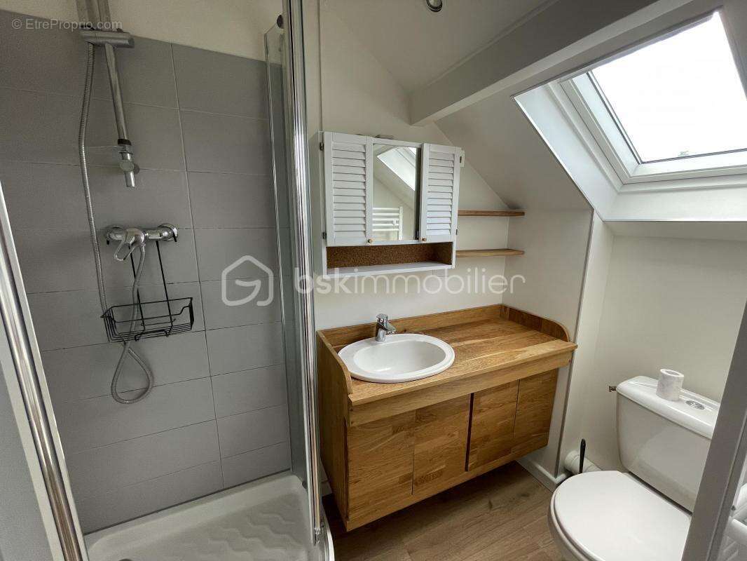 Maison à CONDE-SAINTE-LIBIAIRE