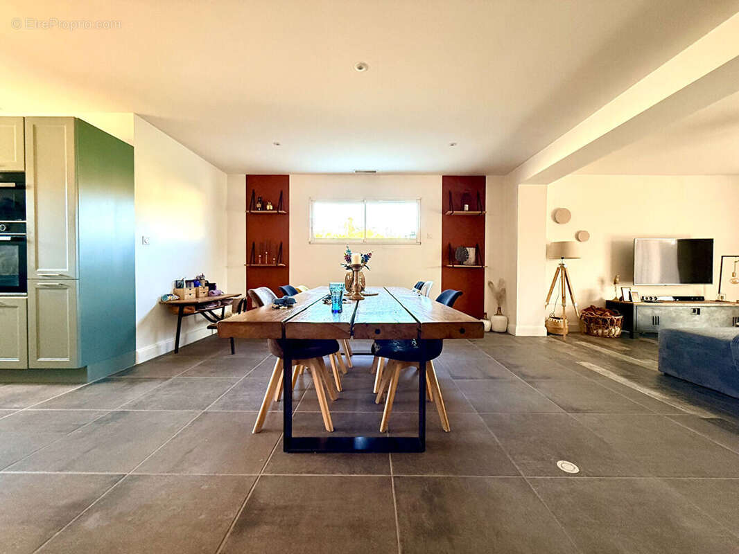 Maison à SAINT-SEURIN-SUR-L'ISLE