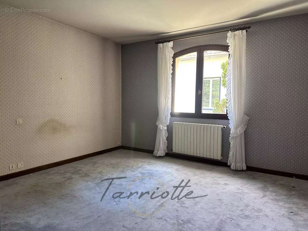 Maison à MONTELIMAR