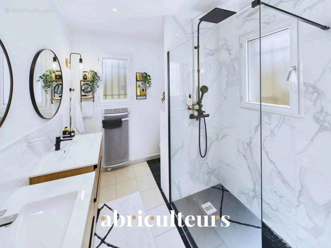 Propriété de 260 m² avec deux gîtes  labellisés 4 étoiles en vente à  Aups (83630) - photo 9