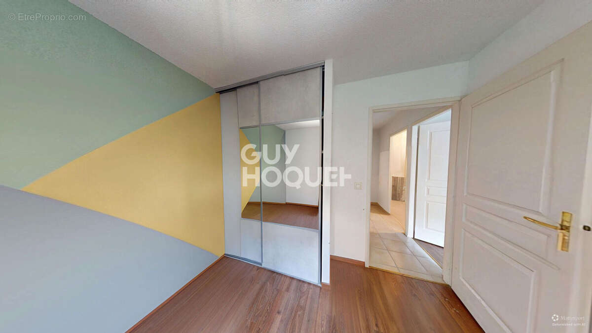 Appartement à CRUSEILLES