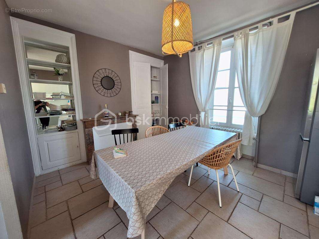 Maison à MAYENNE