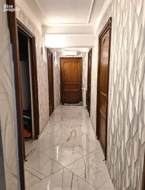 Belle Maison Individuelle ou Propriété Contemporaine avec sa Piscine de 141 m² Rénovée et à Façonner selon vos envies à plus de  - photo 11