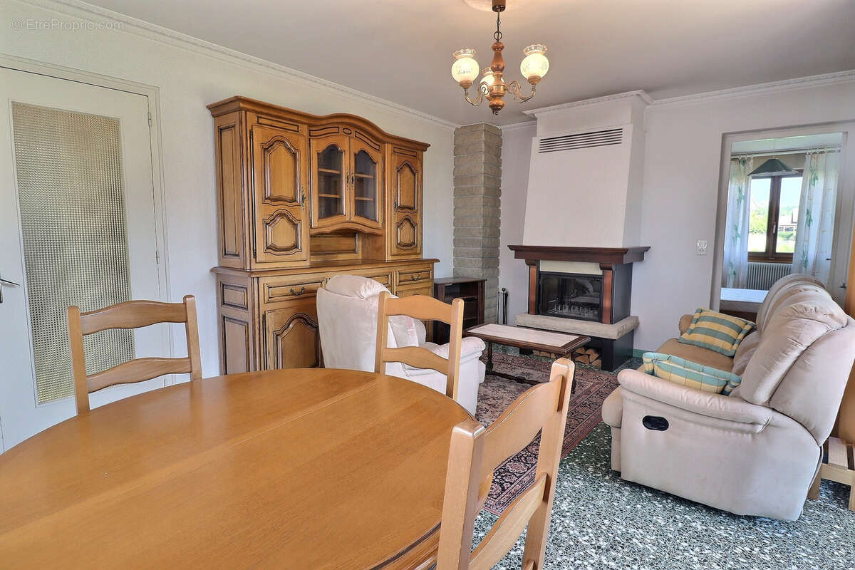 Maison à ALLINGES