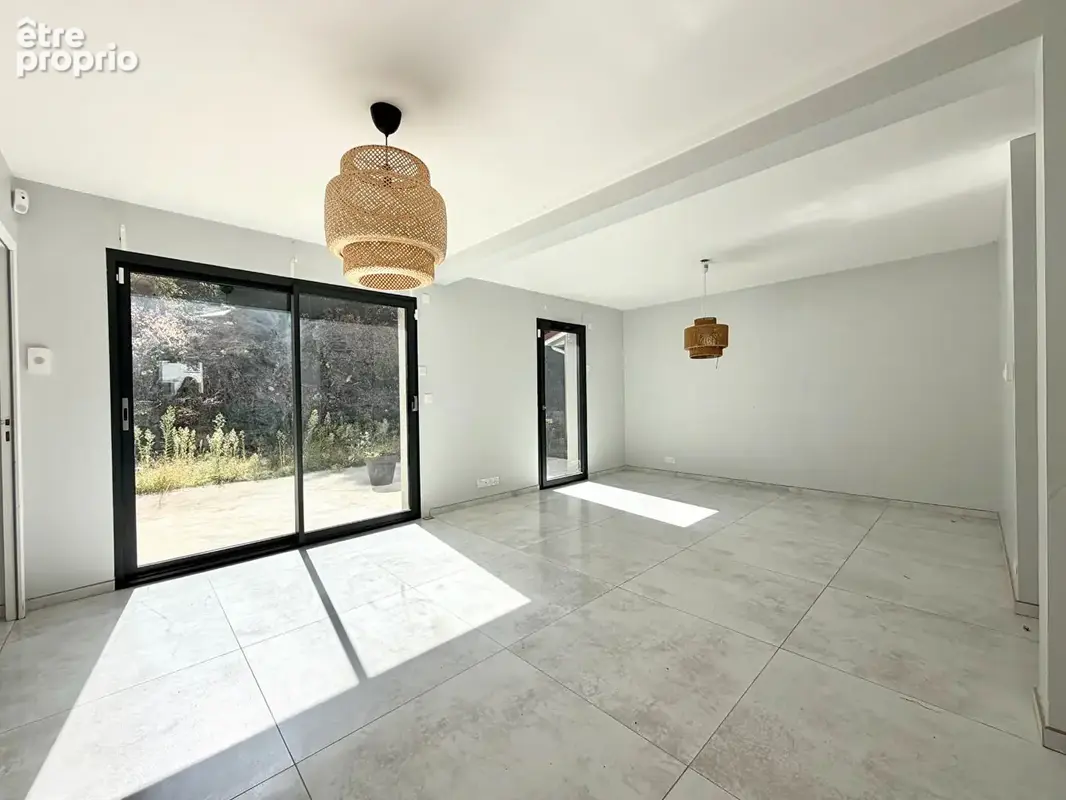Saint-chamond  villa récente de 2024  110 m² - photo 3