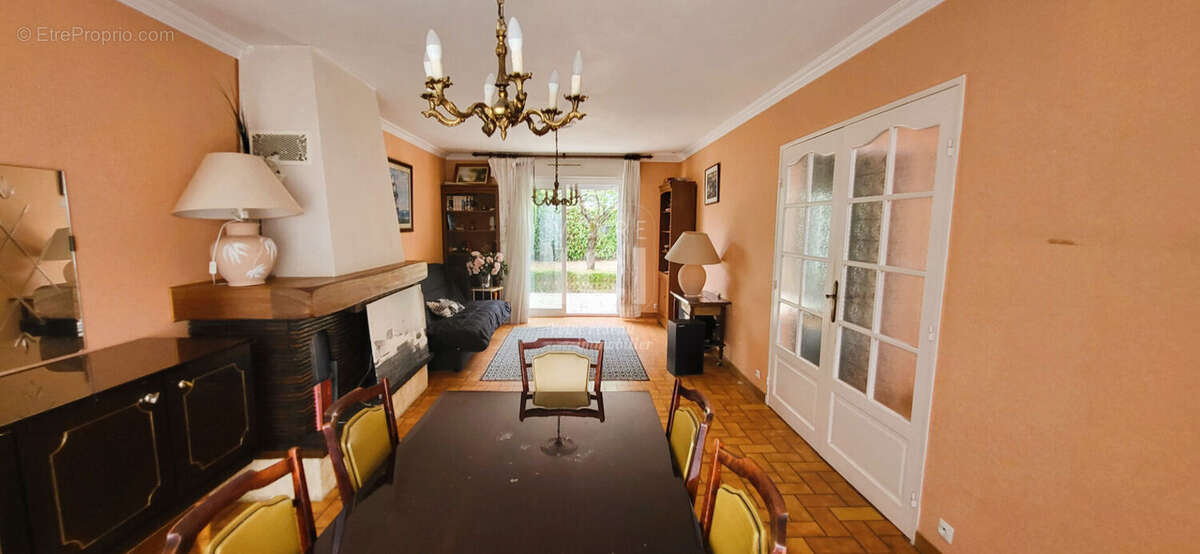 Maison à SAINTE-LUCE-SUR-LOIRE