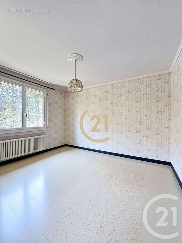 Maison à SAINT-JEAN-DE-VEDAS