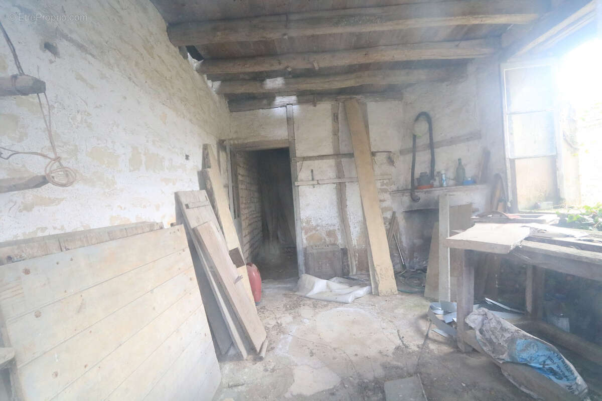 Maison à MOULINS-EN-TONNERROIS