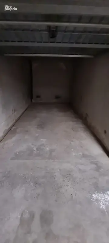 Opportunité Investisseur : Garage Sécurisé déjà Loué - photo 2