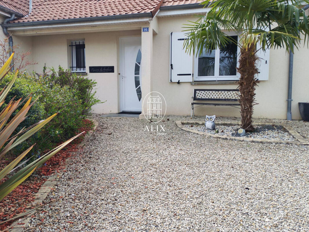 Maison à SAINT-DENIS-LES-PONTS