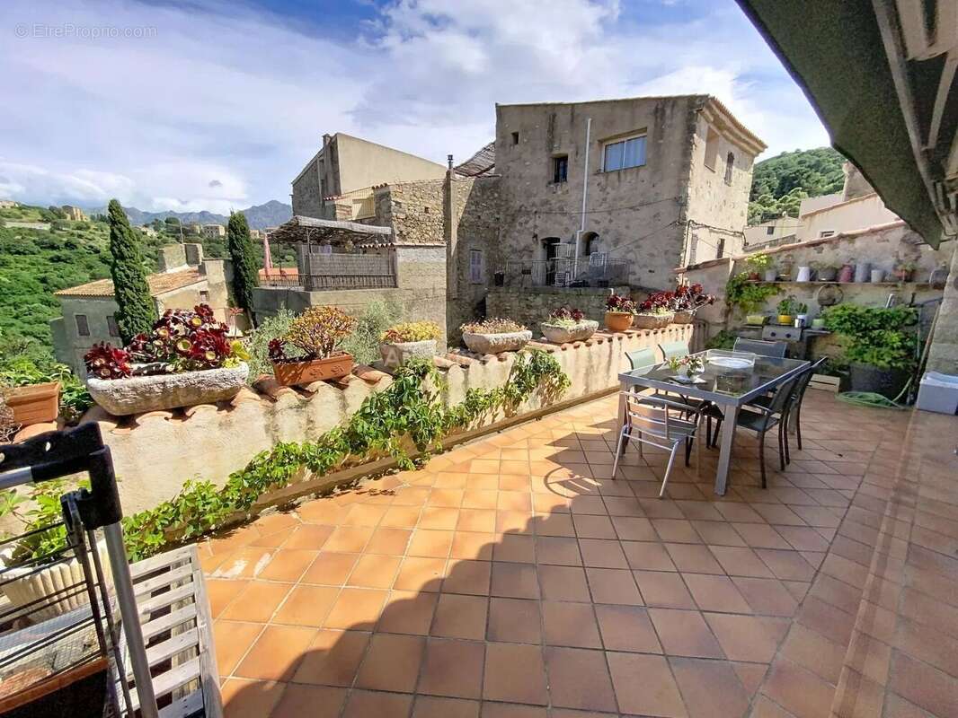 Appartement à CATERI