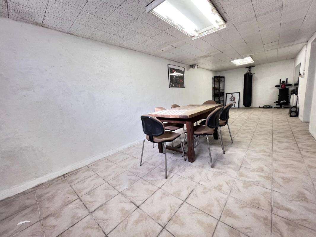 Maison à LES CLAYES-SOUS-BOIS