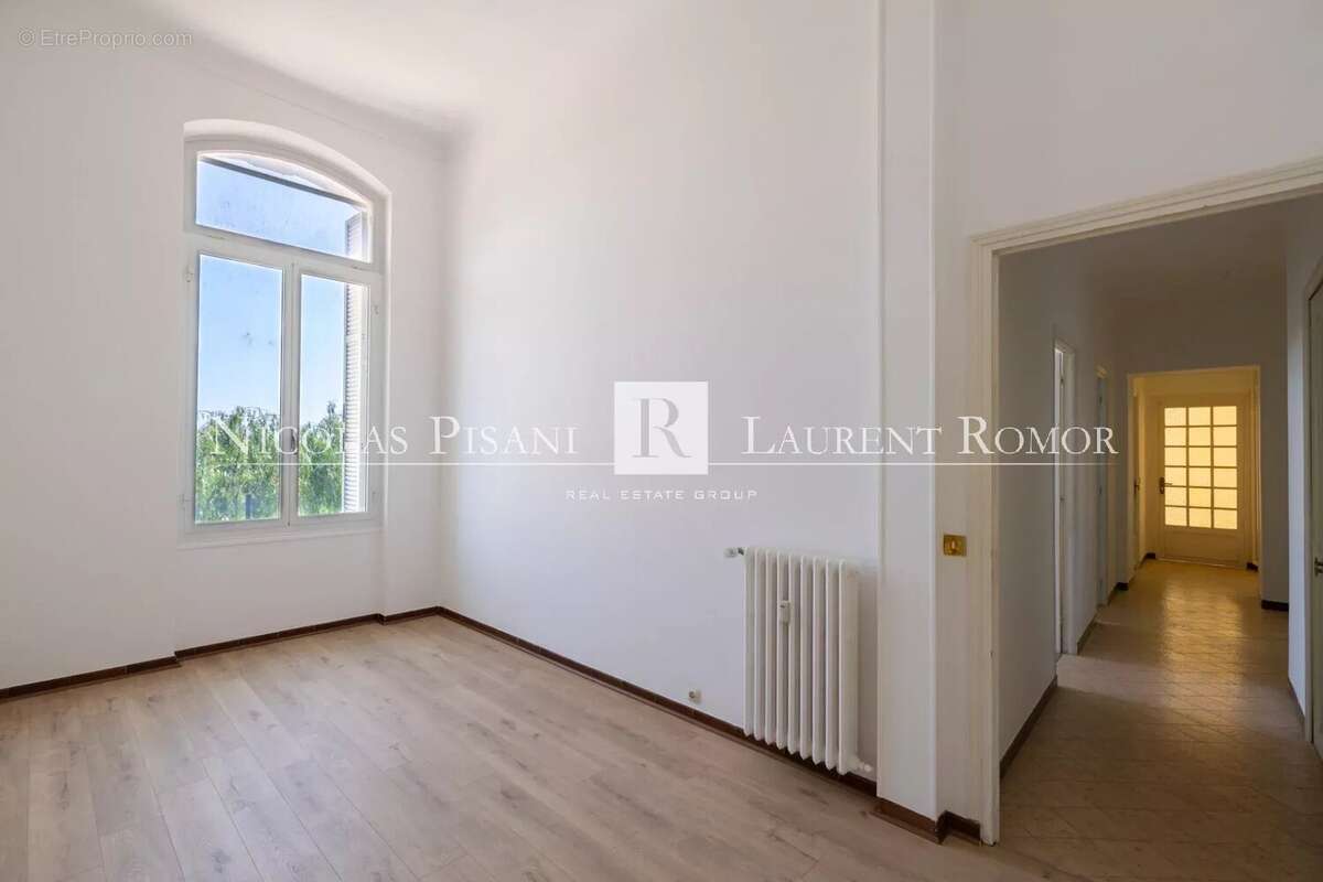 Appartement à ROQUEBRUNE-CAP-MARTIN