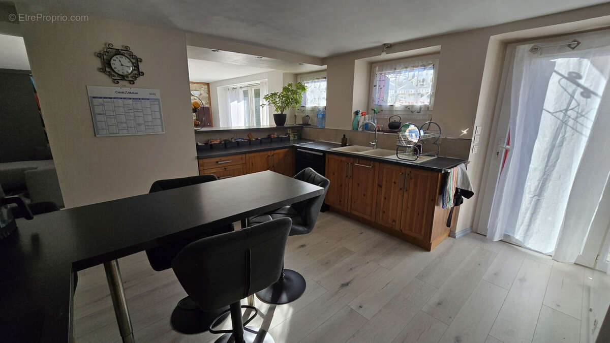 Appartement à LA CROIX-DE-LA-ROCHETTE