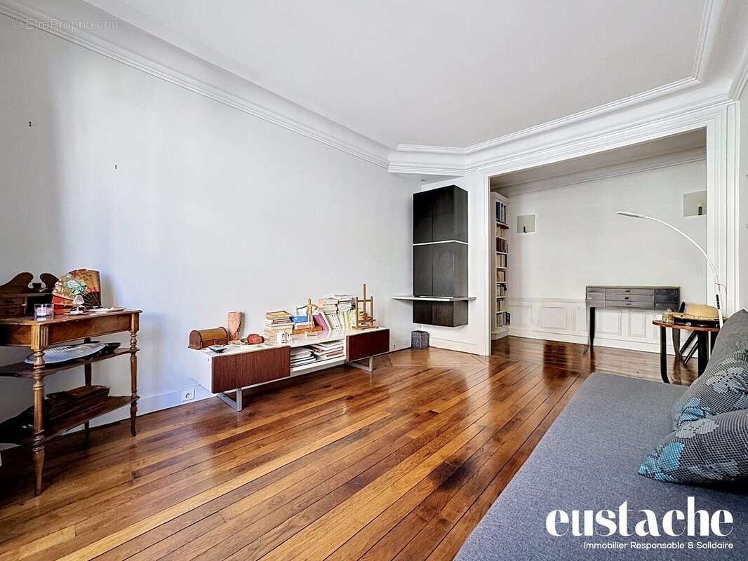 Appartement à PARIS-3E