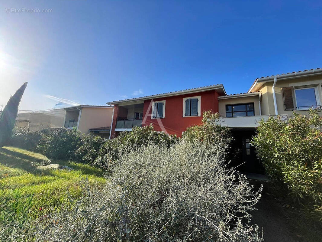 Appartement à LA SALVETAT-SAINT-GILLES