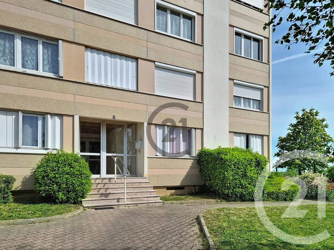 Appartement à MIGENNES