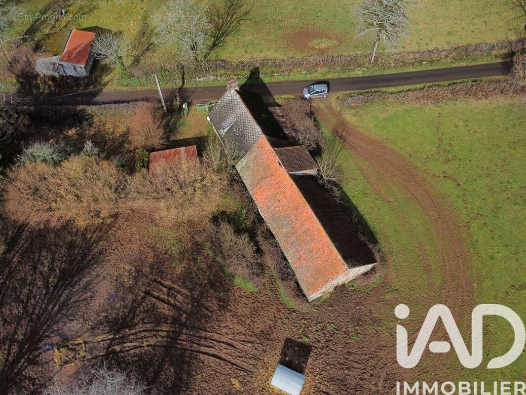 Photo 2 - Maison à ALLY