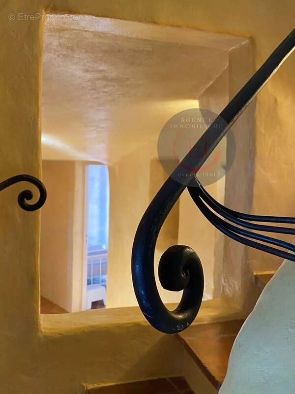 Maison à MANDELIEU-LA-NAPOULE