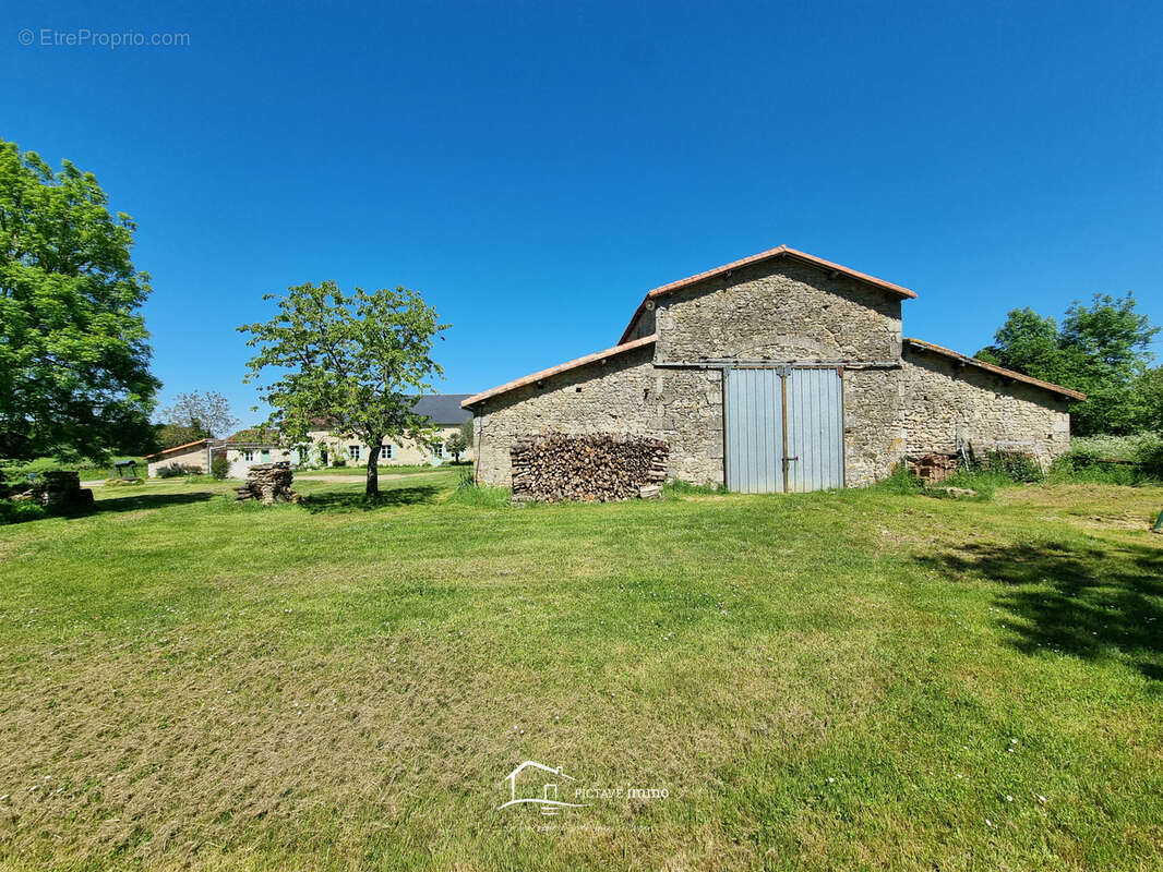 Maison à BENASSAY