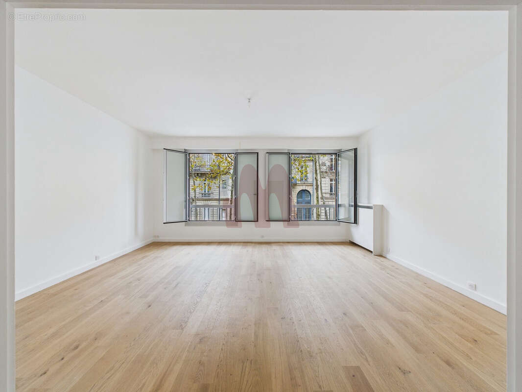 Appartement à PARIS-7E