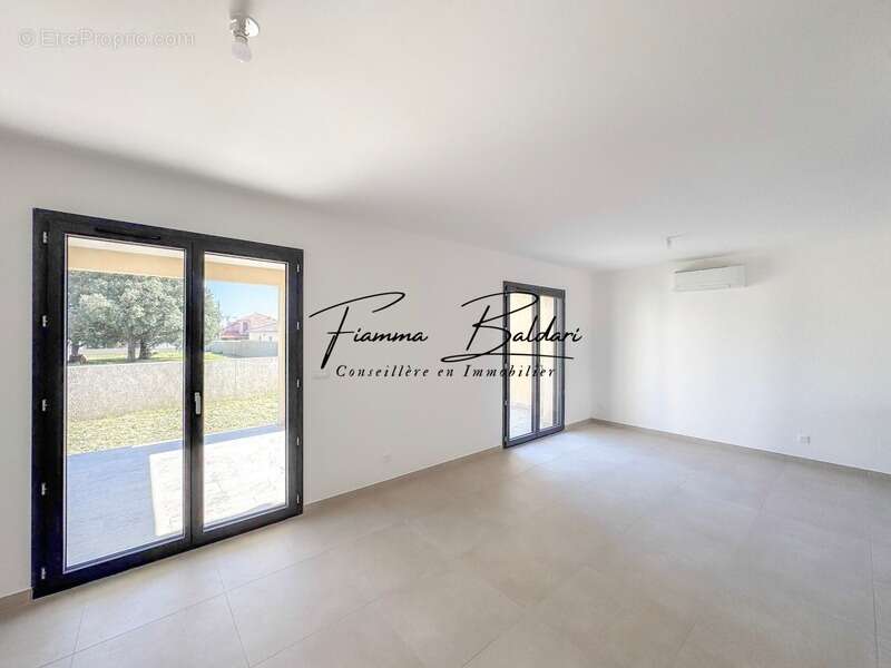 À vendre Maison T4 en duplex de 86m² neuve avec garage, Folelli, Penta di Casinca, Haute-Corse (20) - photo 9