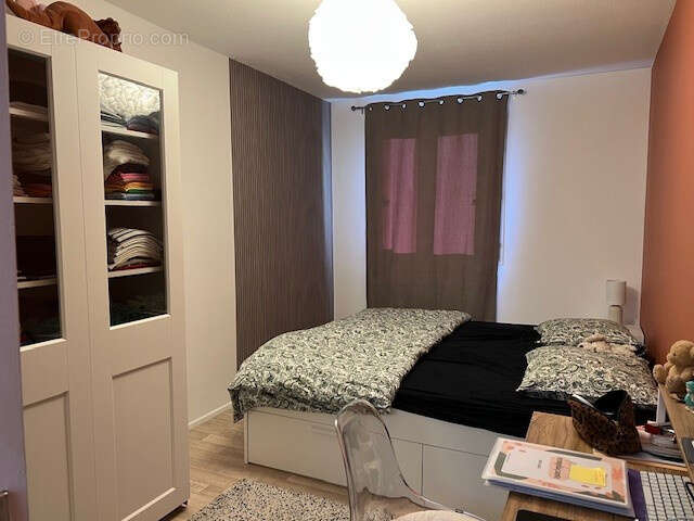 Appartement à VIEUX-CHARMONT