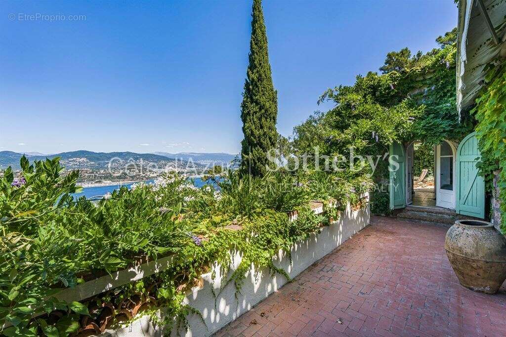 Théoule-sur-Mer – Villa provençale de 180 m² avec vue mer panoramique, piscine et hammam - photo 18
