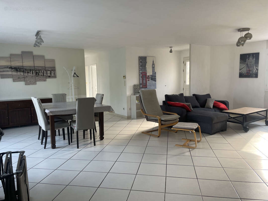 Maison de plain-pied de type 5 de 115 M2 avec piscine sur 697 M2 - photo 9
