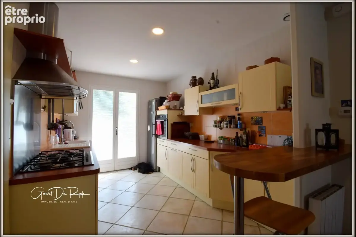 CARCASSONNE proche centre ville. Maison T6 Plain pied sur terrain de 508 m² avec grand garage et piscine - photo 7