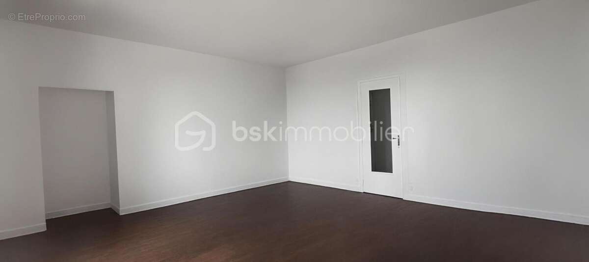 Maison à FONTENILLE-SAINT-MARTIN-D'ENTRAIGUES