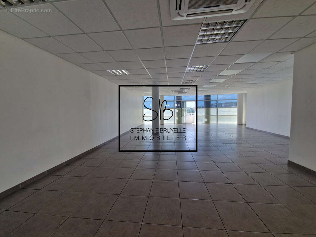 Commerce à FORT-DE-FRANCE