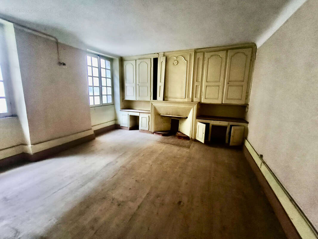 Appartement à POLIGNY