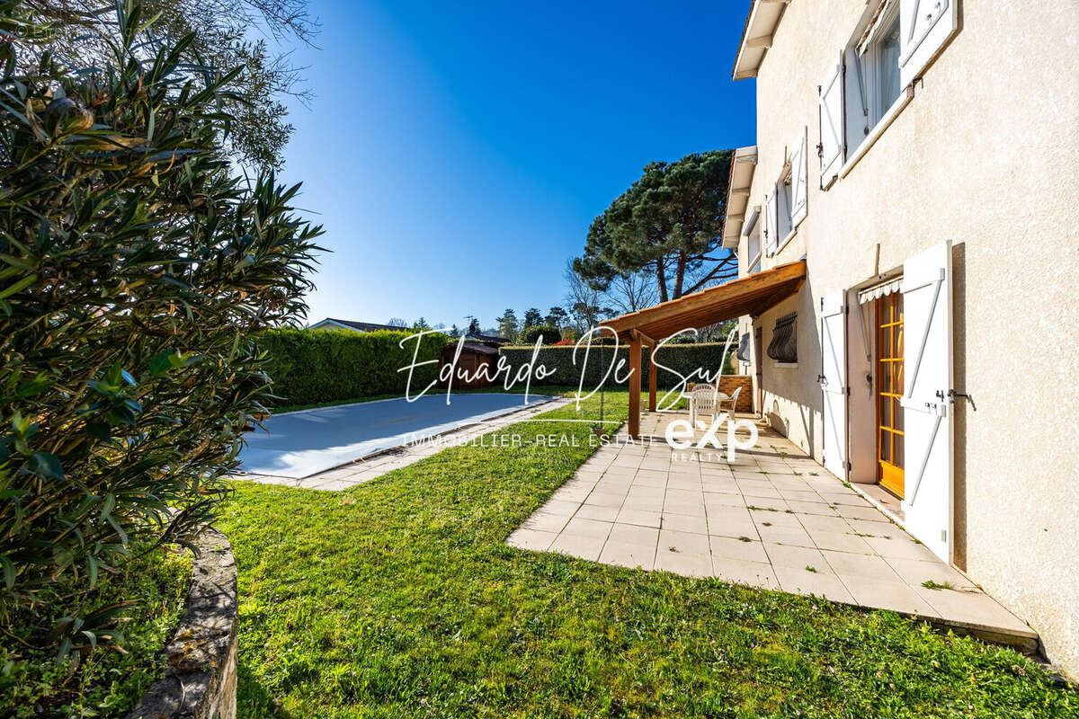 Maison 226 m² à Pessac  - photo 3