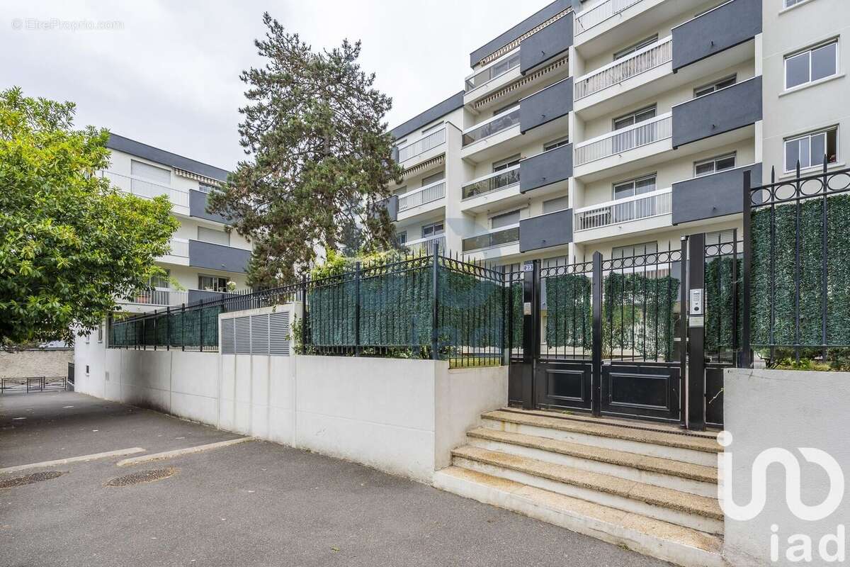 Photo 2 - Appartement à CHEVILLY-LARUE