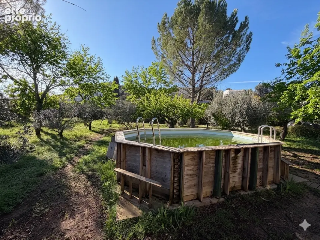 Bastidon provençal située dans un environnement champêtre - photo 9