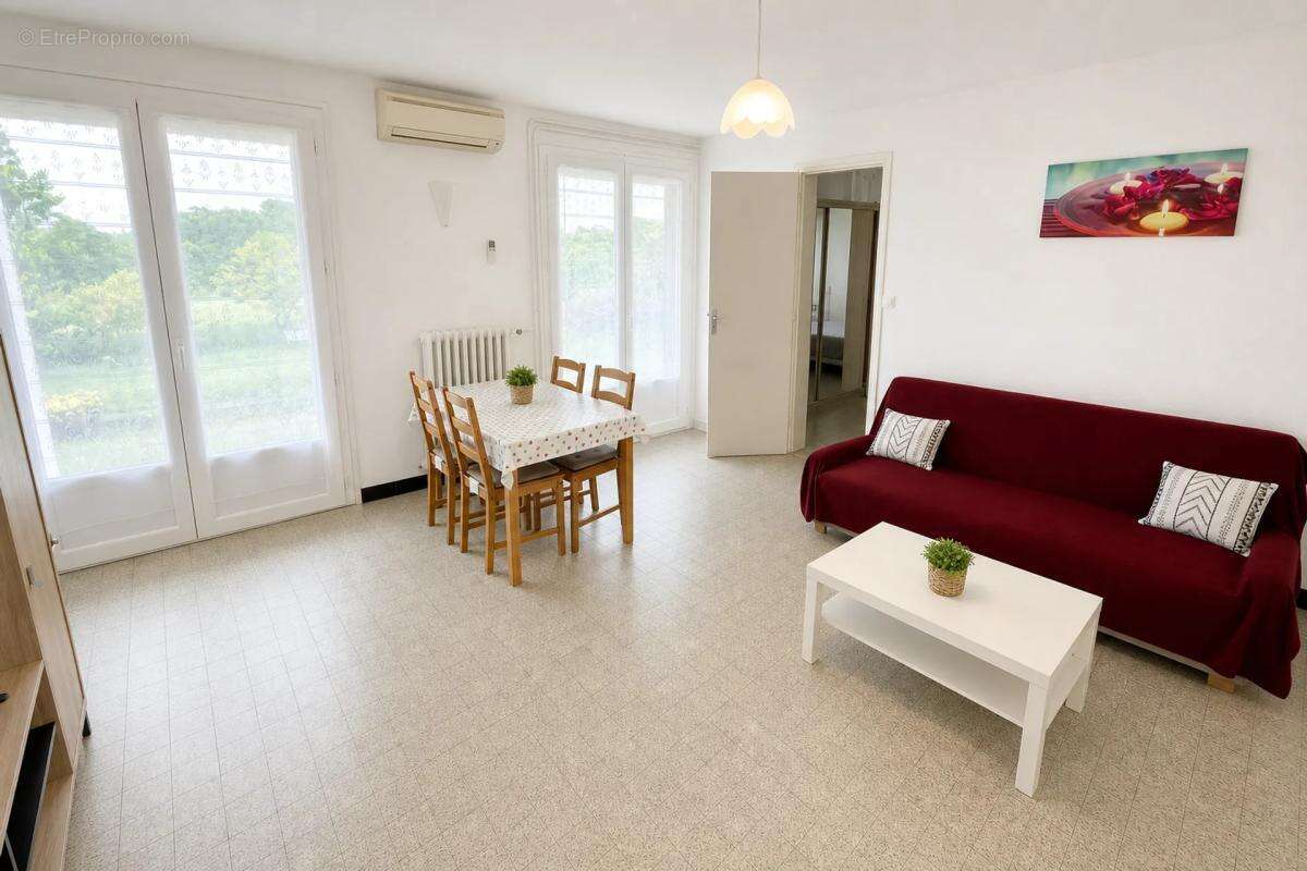 Appartement à CAZAUBON