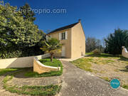 Maison à D'HUISON-LONGUEVILLE