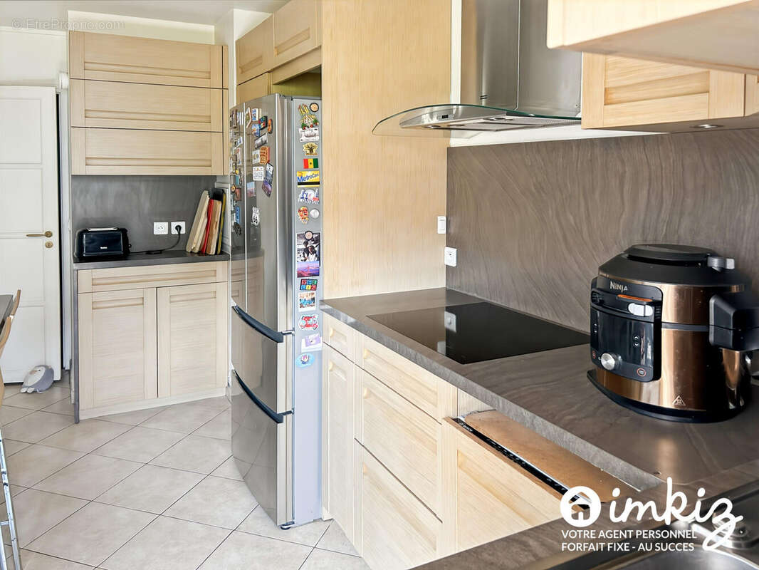 St-Maurice  T5  107 m²  balcon terrasse 2 parkings - photo 5