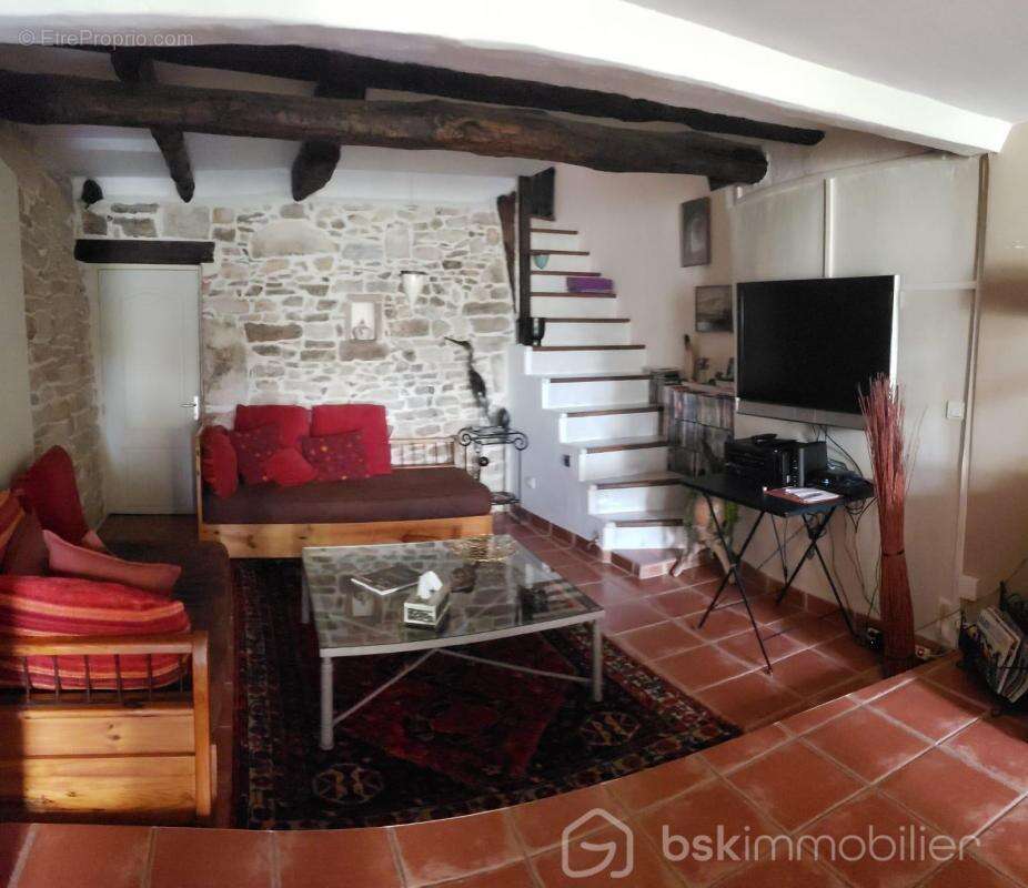 Maison à VEZENOBRES